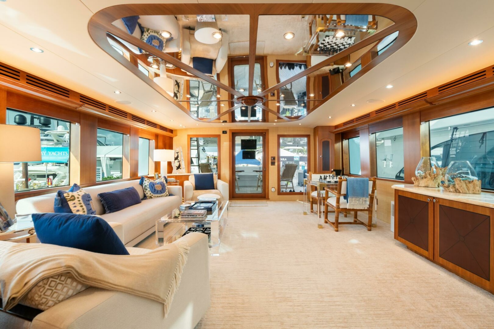 Hatteras 100 MAGIC - Salon