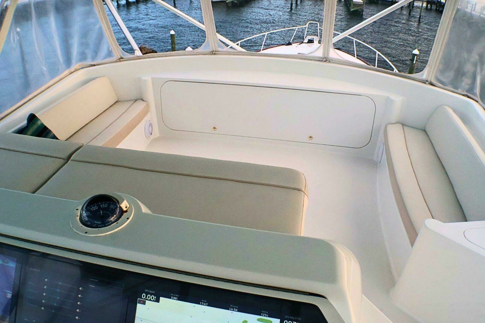 73' 2001 Donzi 73 Sport Yacht