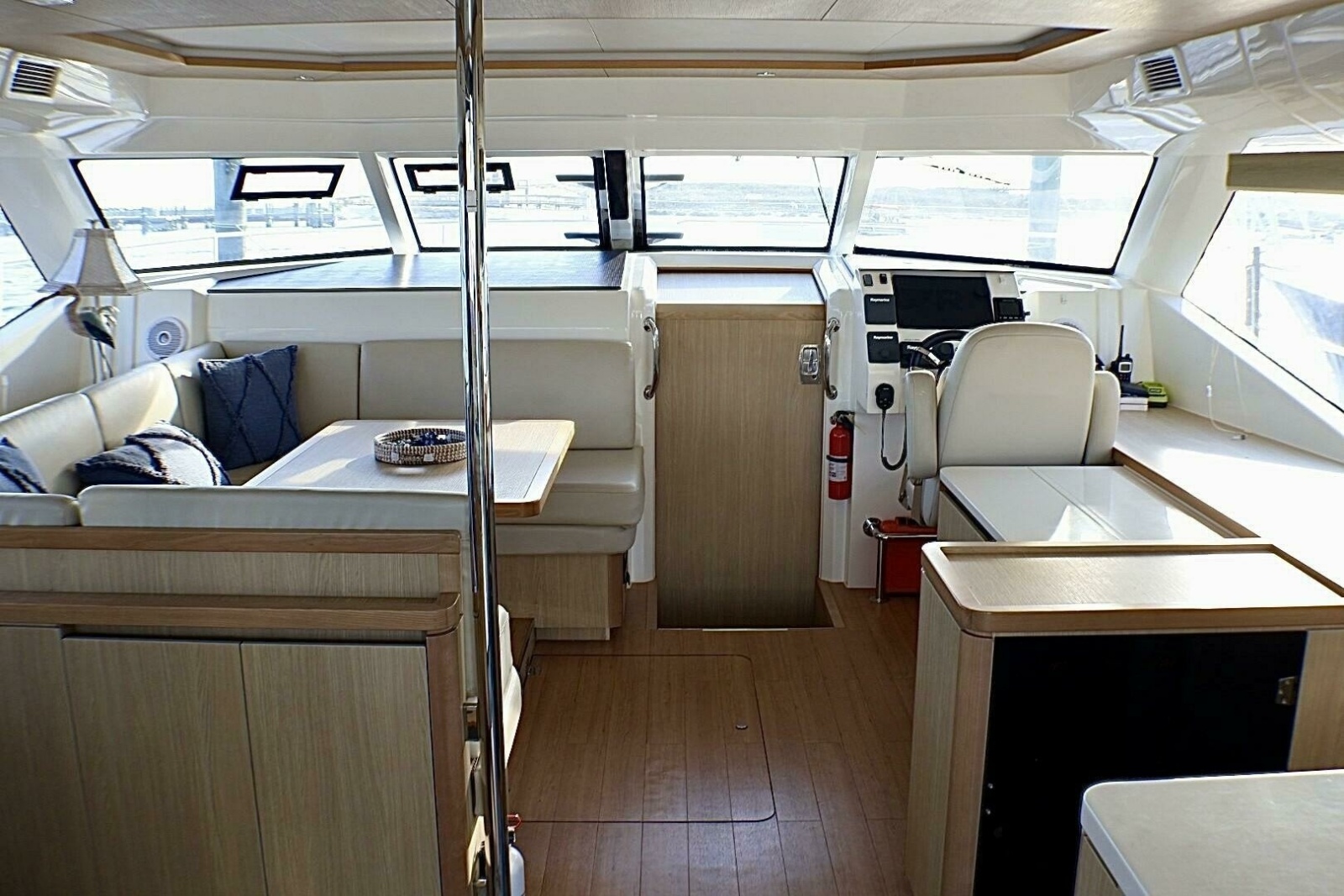 44' 2018 Aquila 44 Yacht