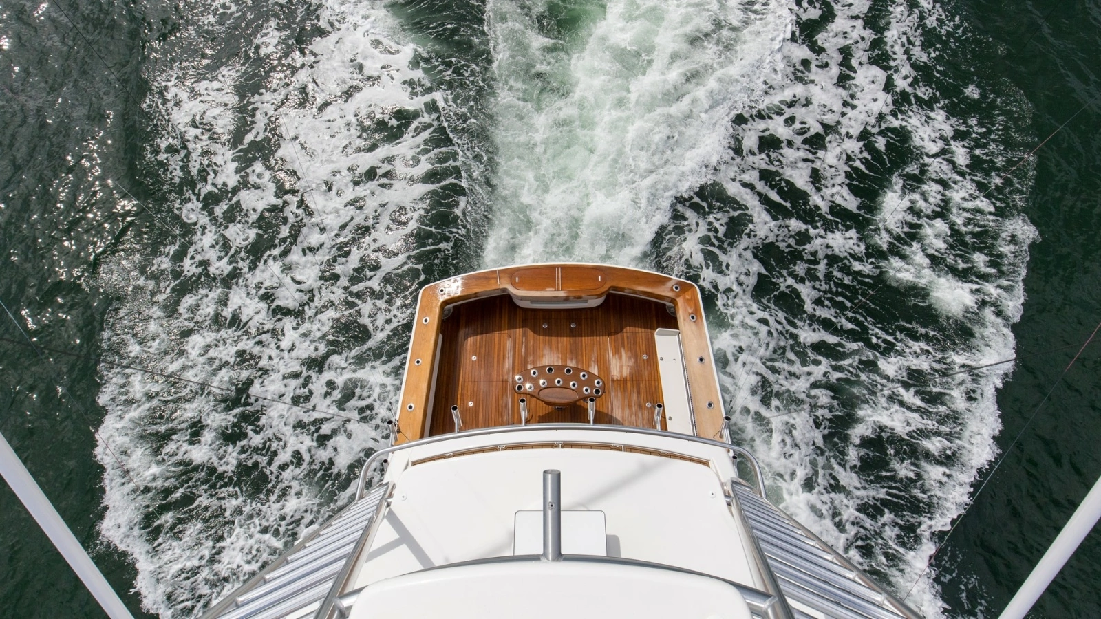 2022 Viking Convertible Cole Play Cockpit (7)