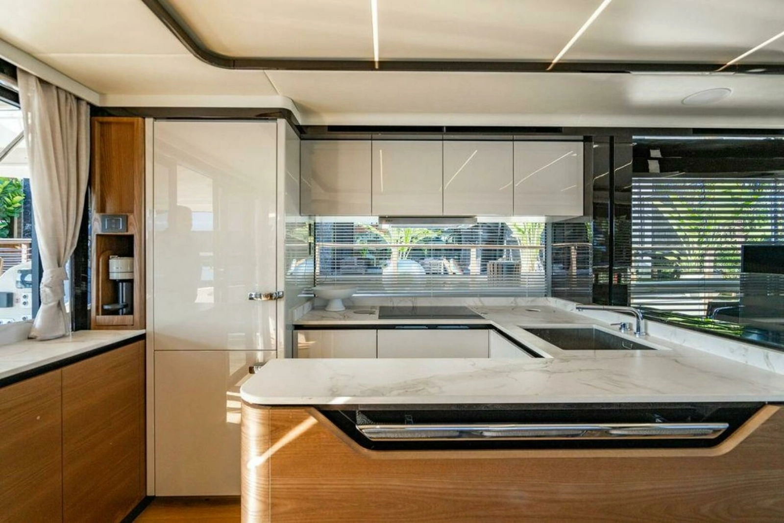 Absolute 64 - Kingship - Galley
