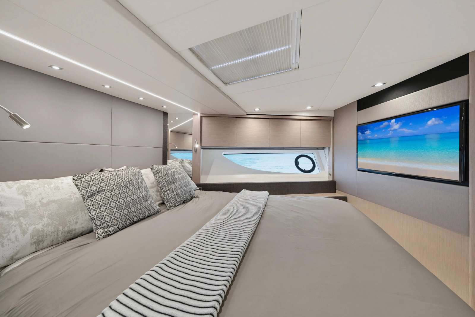 2020 Sunseeker 76 Yacht