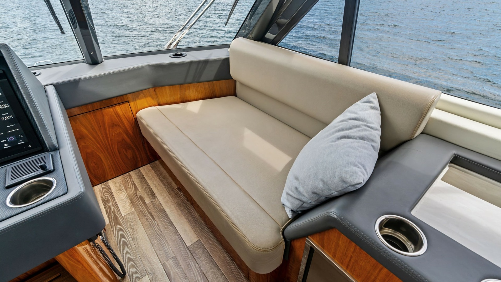 Enclosed Bridge Seating Area