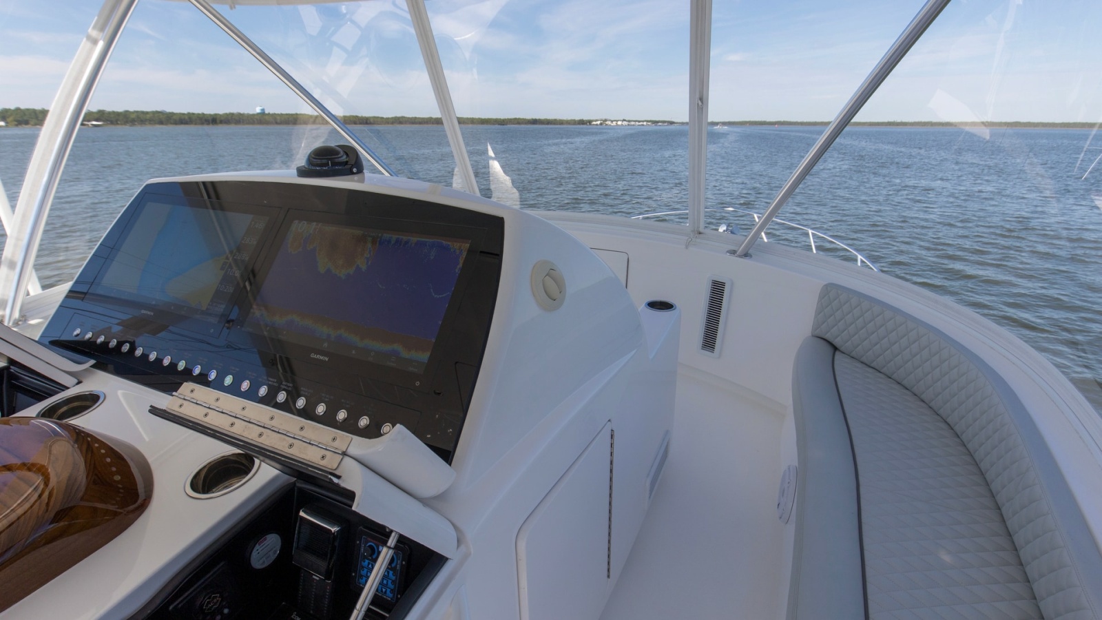 Flybridge Helm with Seating Area