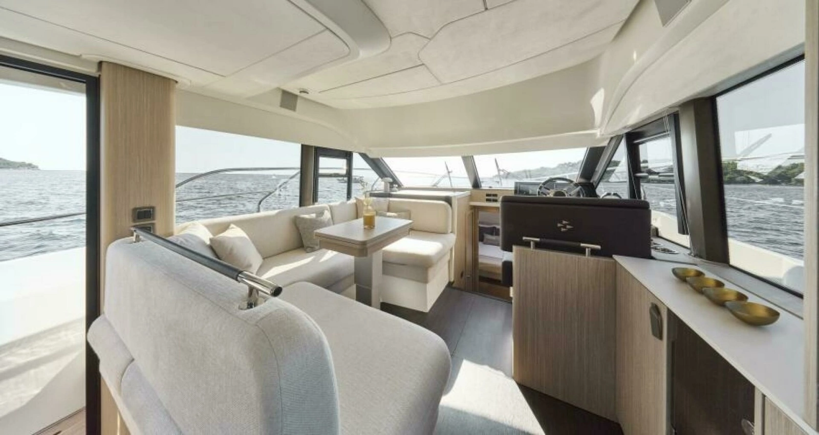 2027 F4.3 Prestige Salon