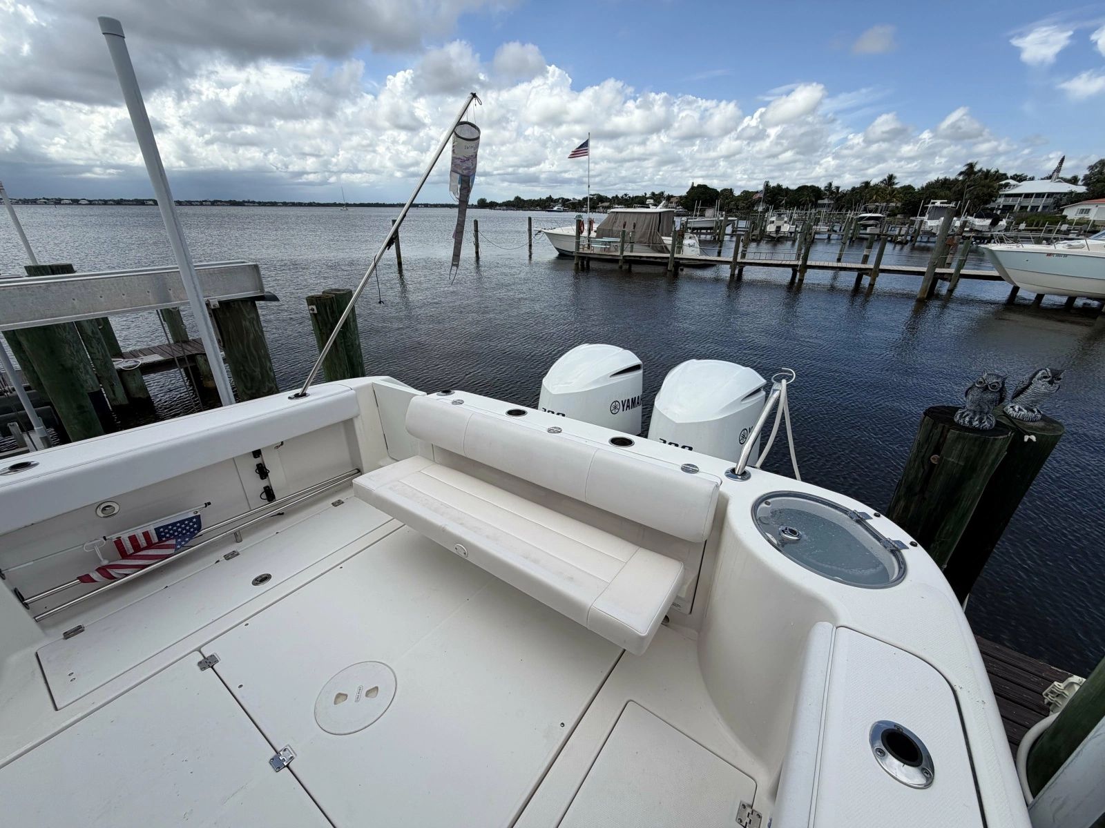 2016 Robalo R305
