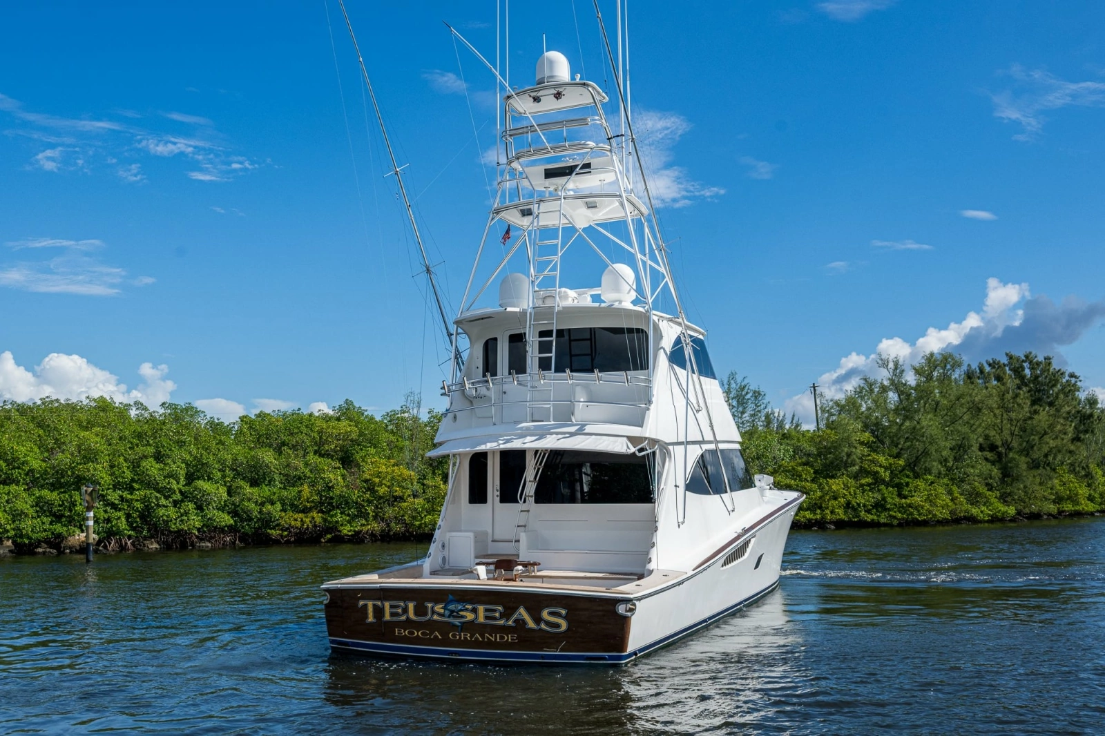 2011 Viking 76 Enclosed Bridge