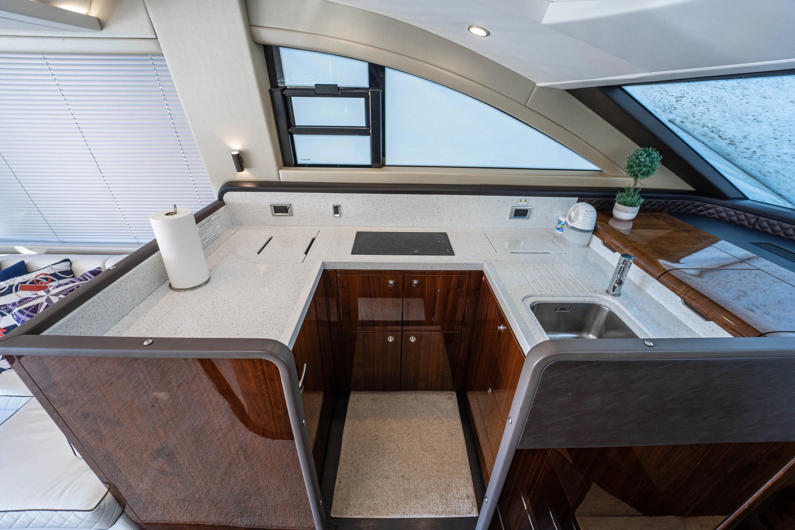 2019 Fairline Squadron 53