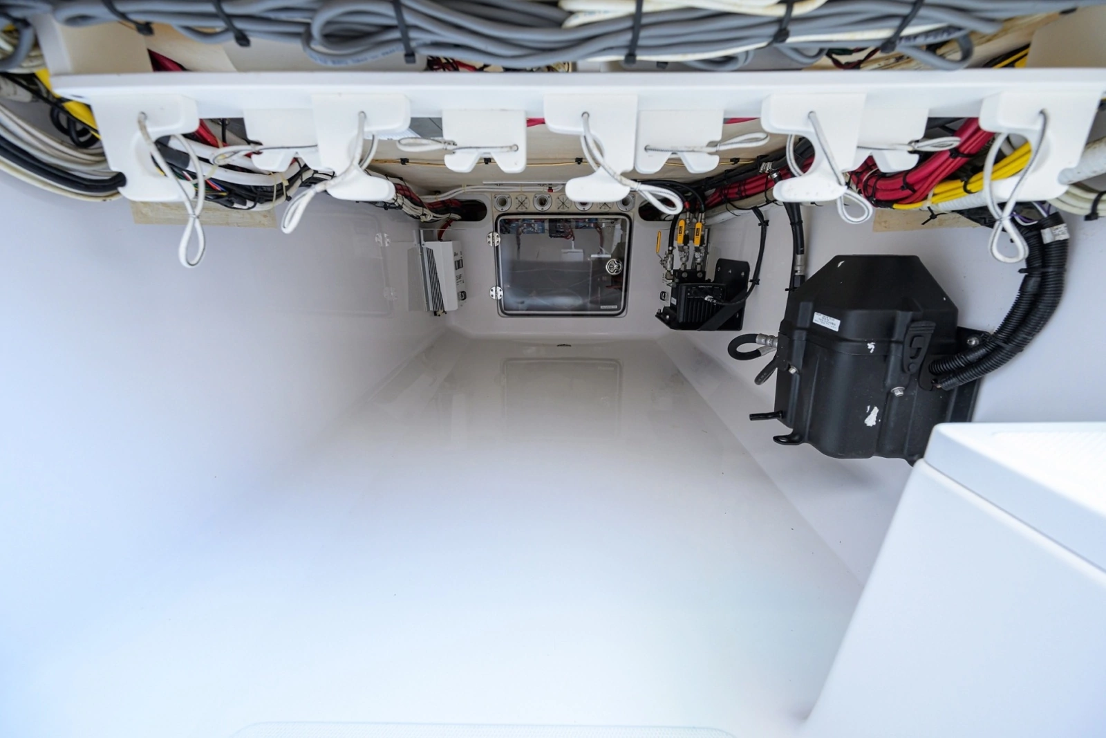 Bahama 41 - Interior Storage