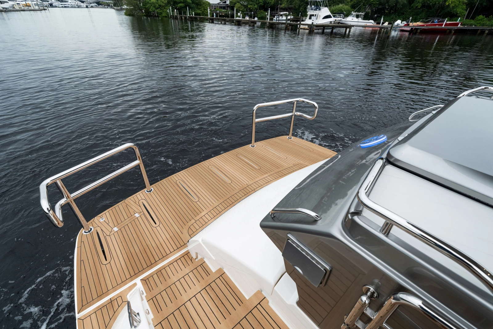 6000 SPORT YACHT 60ft Riviera Yacht For Sale