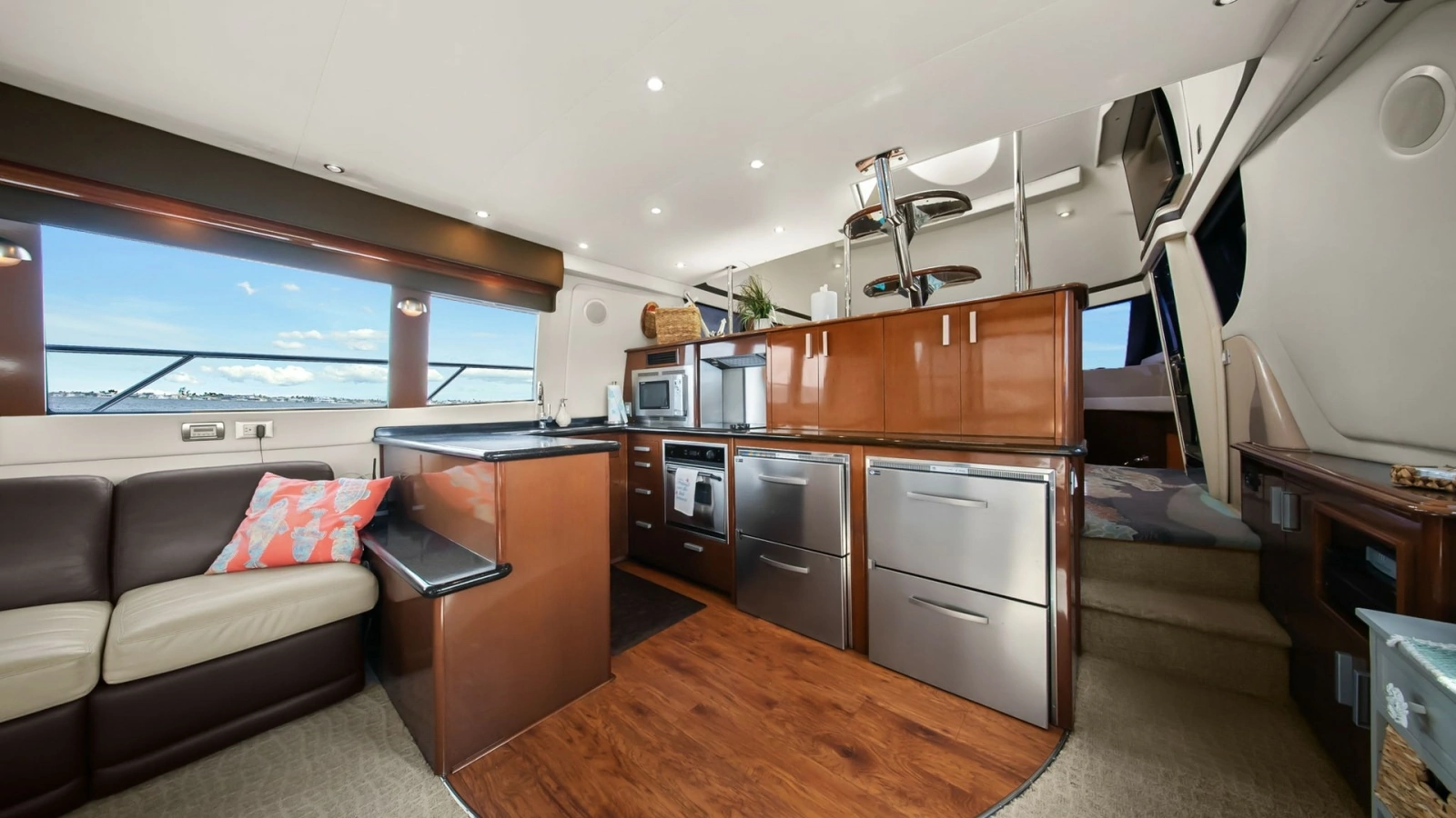 2008 Carver 56 Voyager