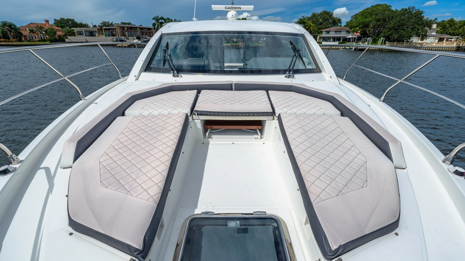 Bow Sunpad Area with Cushions
