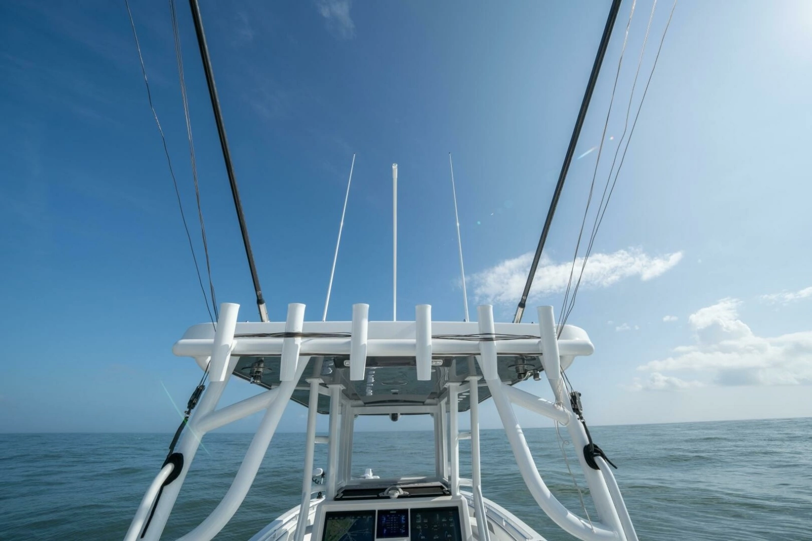 2024 Invincible 33 Catamaran- KUHL BREEZE- Hard Top and Outriggers