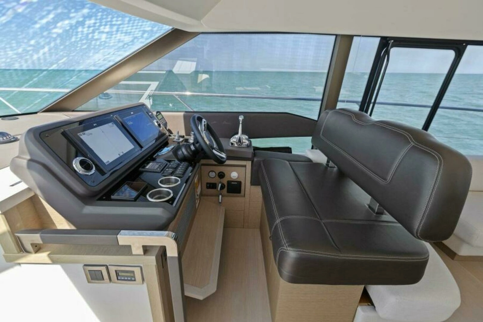 2022 59 Prestige Flybridge - How Sweet It Its - Helm