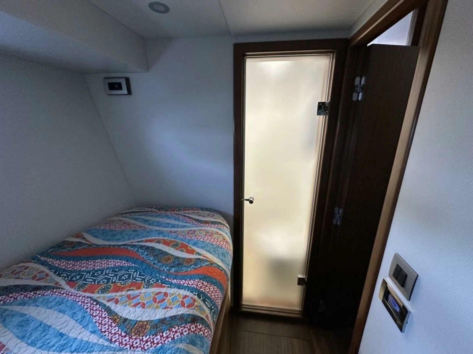 Outer Reef 62 SOUTH  PAWS - Guest Cabin