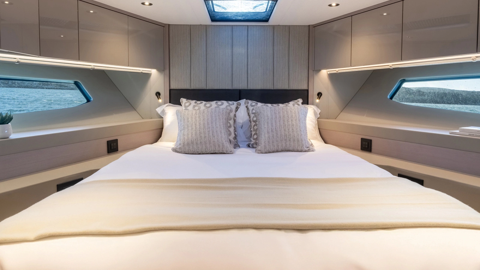 MANHATTAN 56 56ft Sunseeker Yacht For Sale