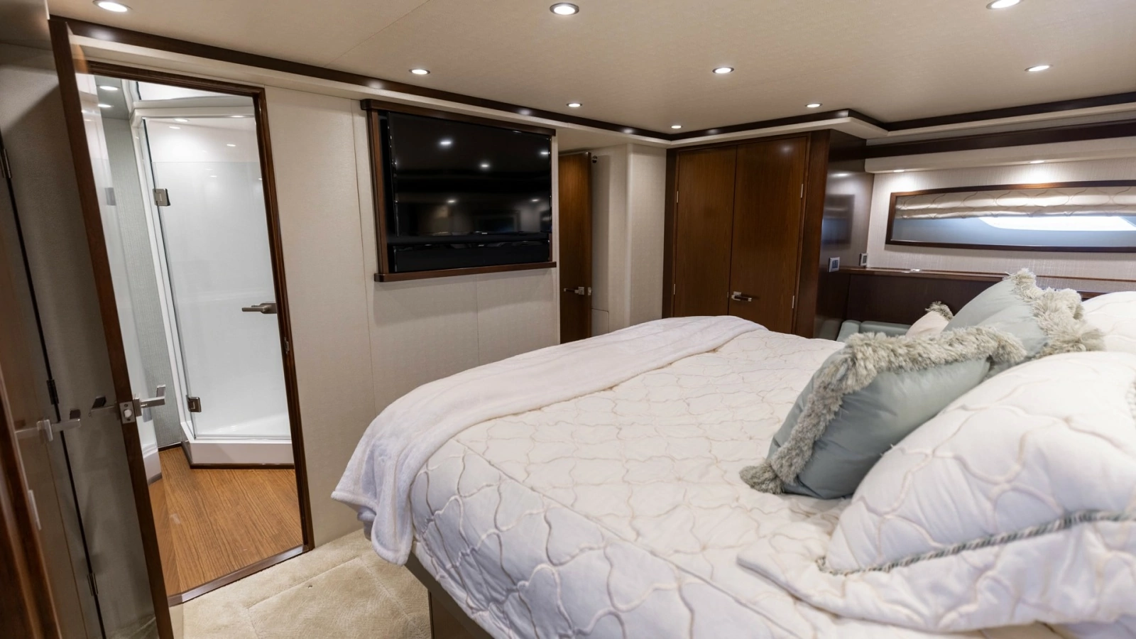 2015 Viking 76 Enclosed Bridge- CHULA- Master Stateroom