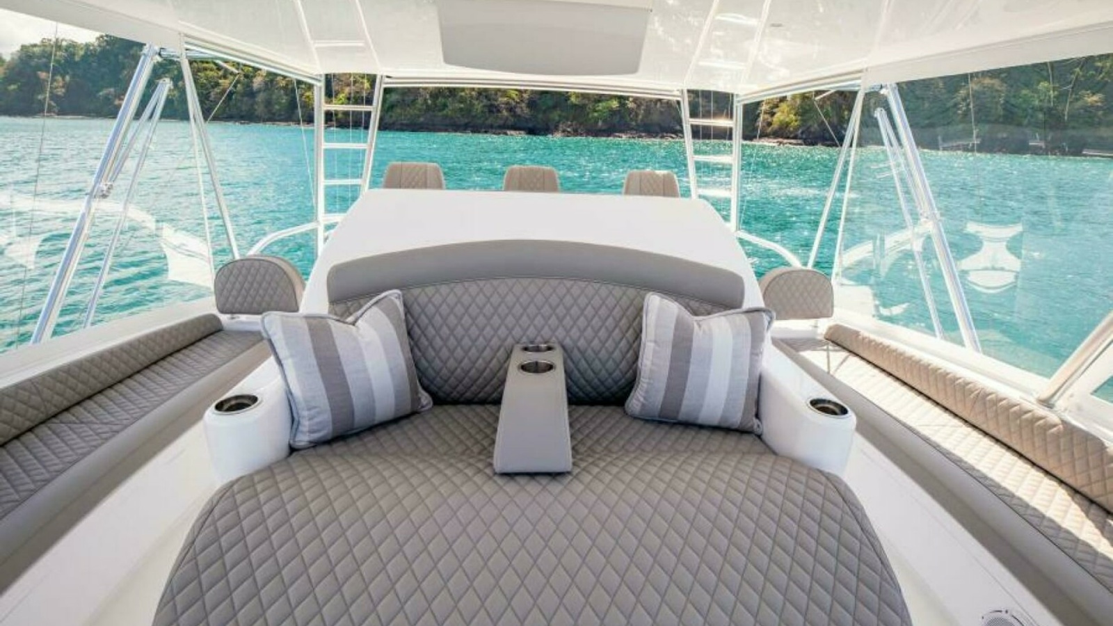 Flybridge Lounge Seating Area