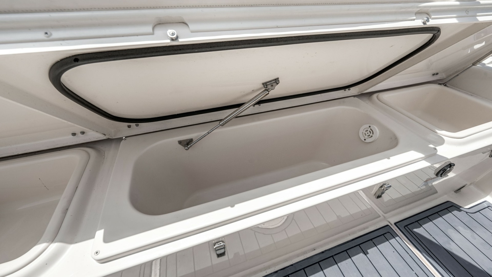 Spacious Fish Box with Drainage