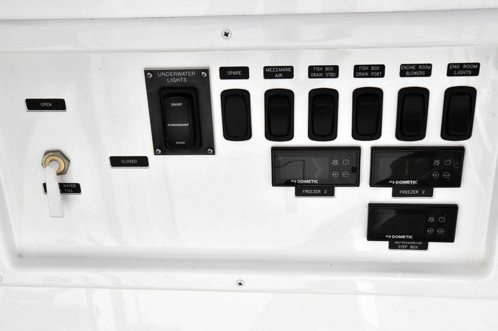2019 Viking 80 Skybridge
