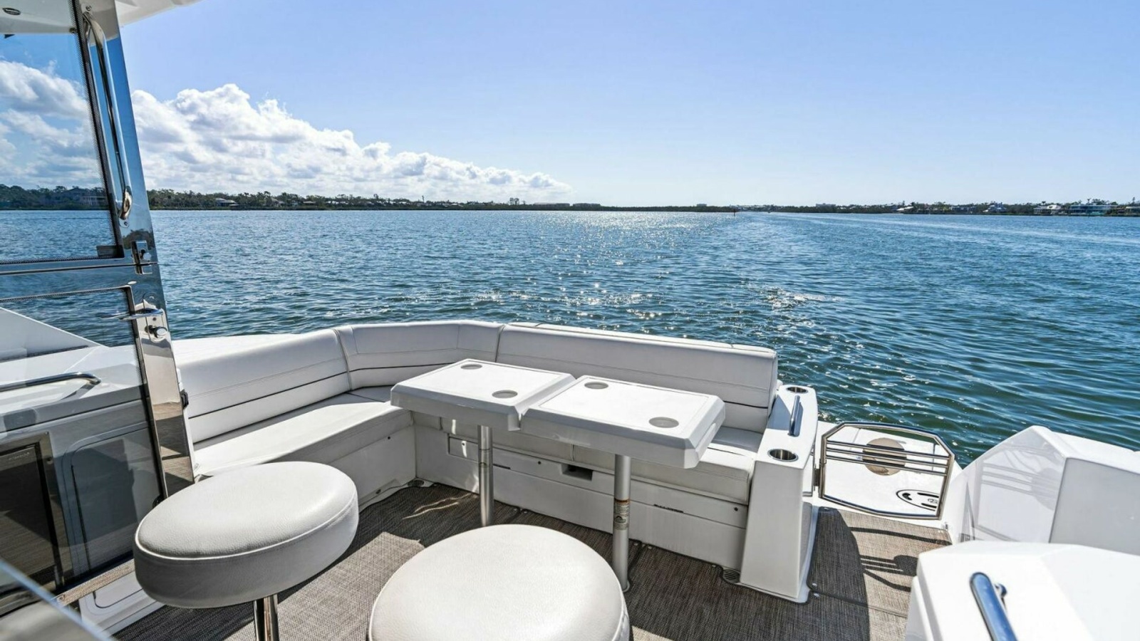 45' 2019 Cruisers Yachts 45 Cantius