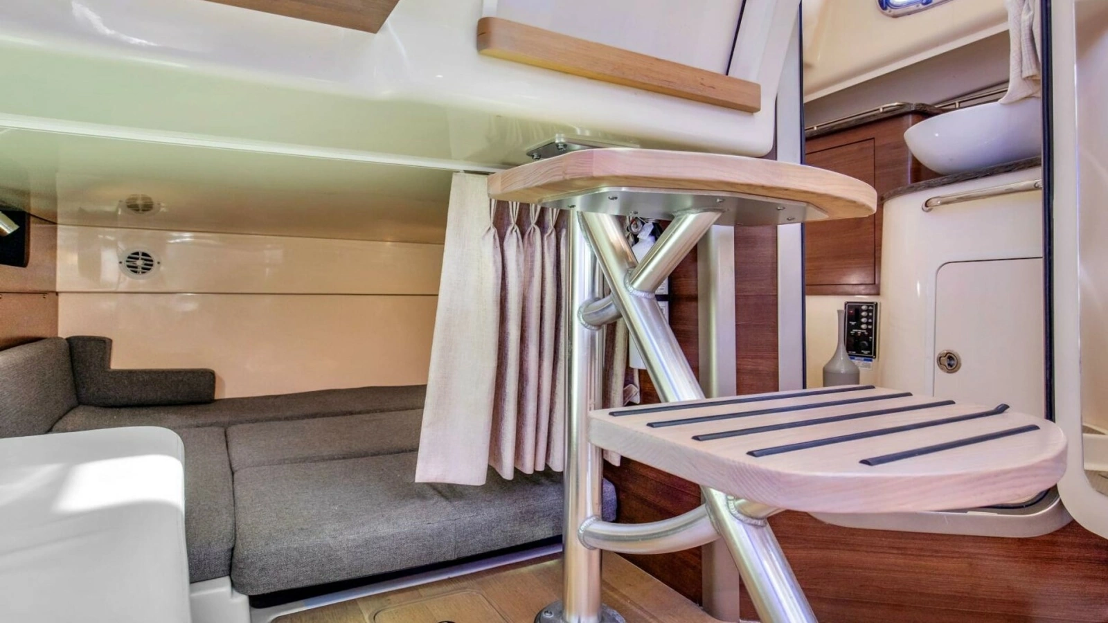 2019 Boston Whaler 345 Conquest Bunk 2