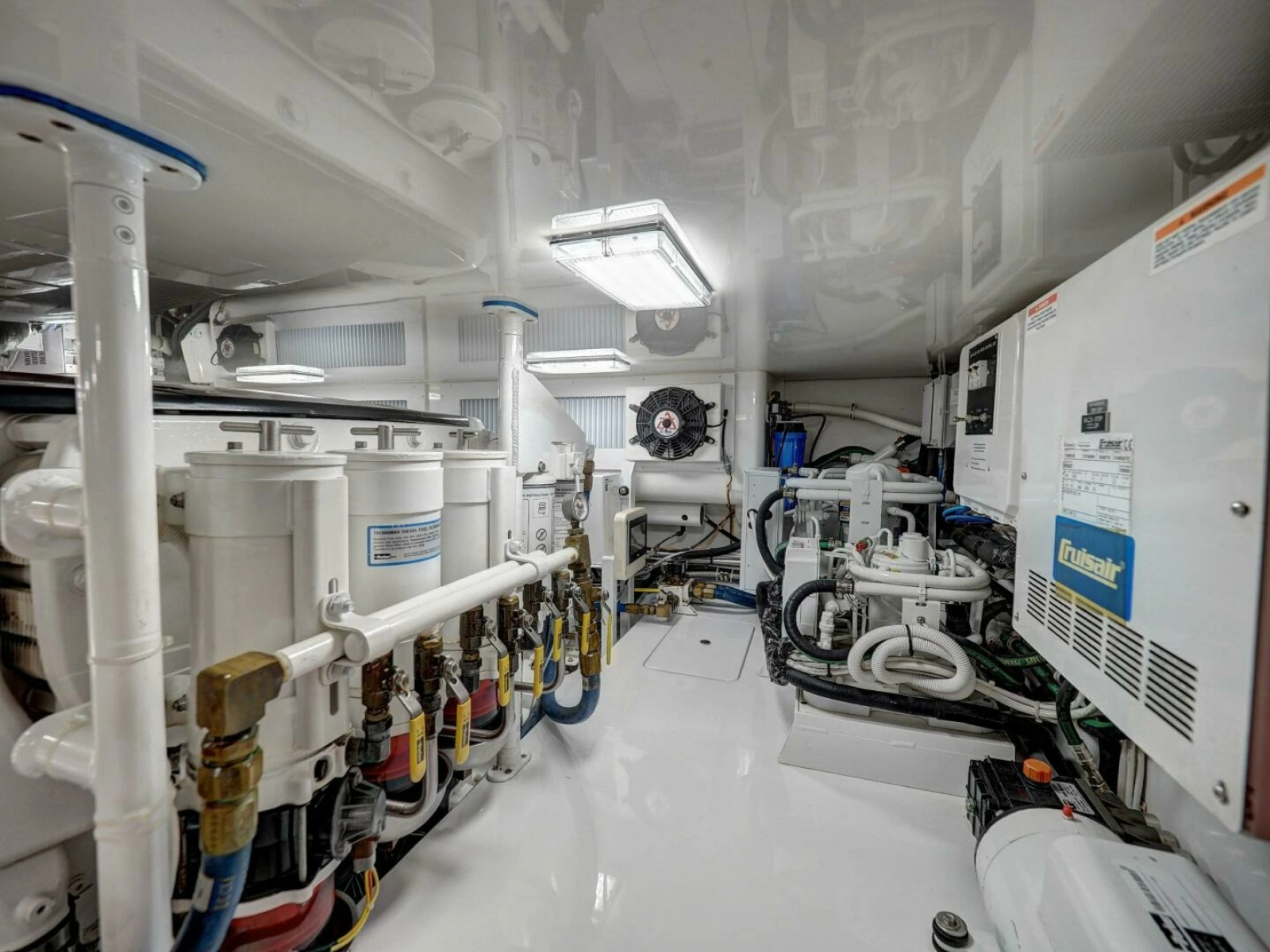 2017 Viking 52 Convertible photo 42