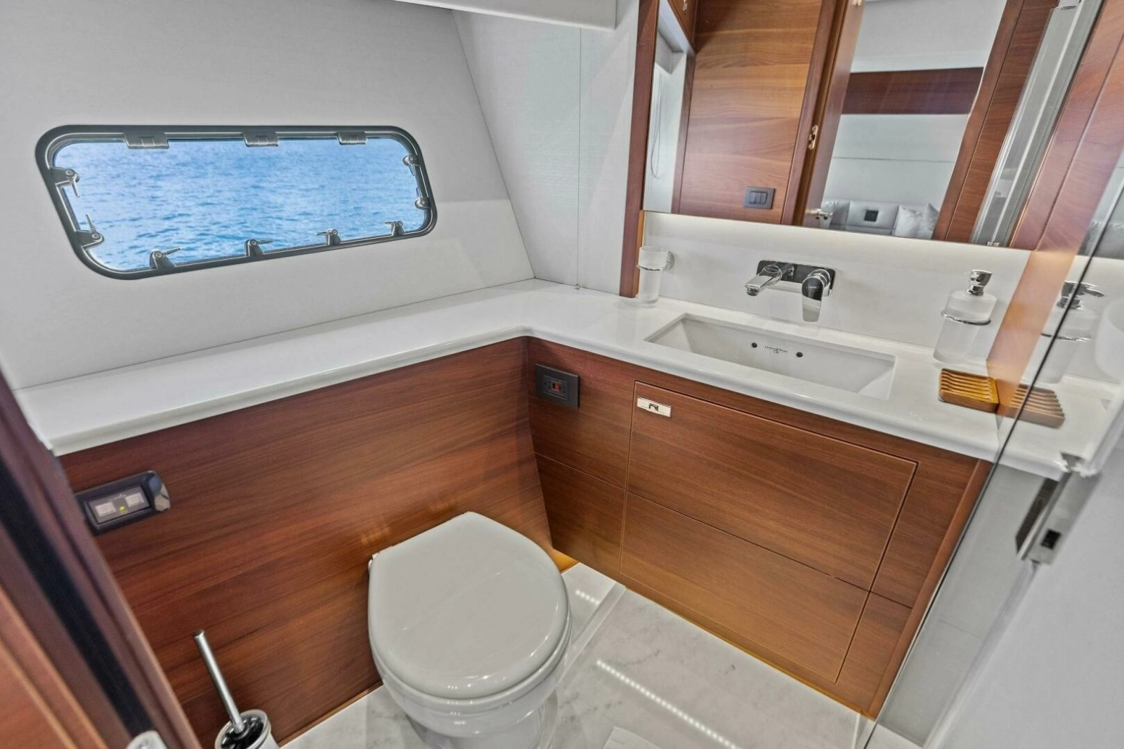2018 Princess Y75 Motor Yacht