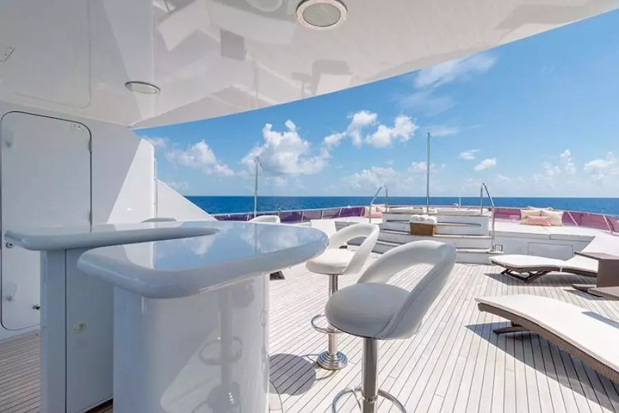 Sundeck Bar