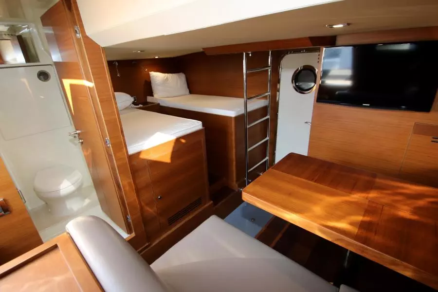 Distinctively Dyna 60ft Dyna Yachts Yacht For Sale