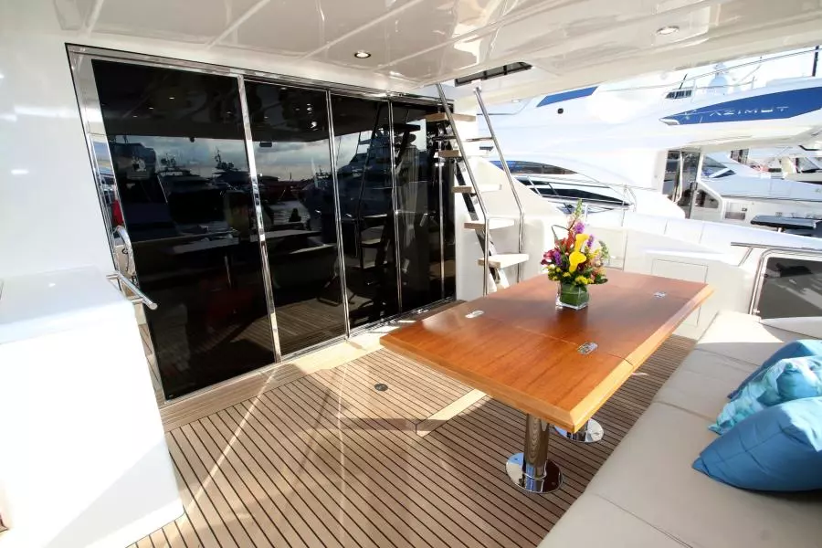 Distinctively Dyna 60ft Dyna Yachts Yacht For Sale
