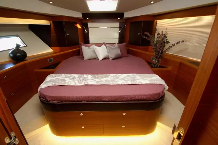 Distinctively Dyna 60ft Dyna Yachts Yacht For Sale