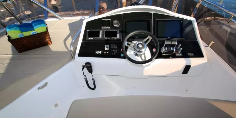 Distinctively Dyna 60ft Dyna Yachts Yacht For Sale