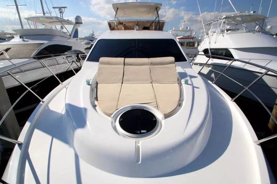 Distinctively Dyna 60ft Dyna Yachts Yacht For Sale