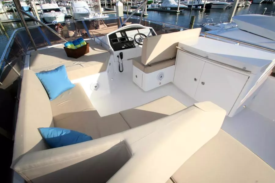 Distinctively Dyna 60ft Dyna Yachts Yacht For Sale