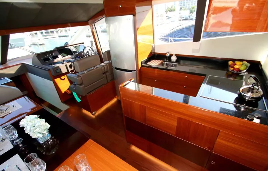 Distinctively Dyna 60ft Dyna Yachts Yacht For Sale