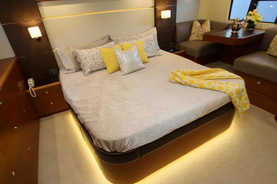 Distinctively Dyna 60ft Dyna Yachts Yacht For Sale