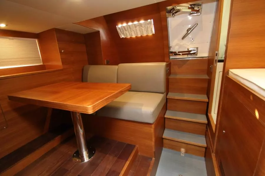 Distinctively Dyna 60ft Dyna Yachts Yacht For Sale