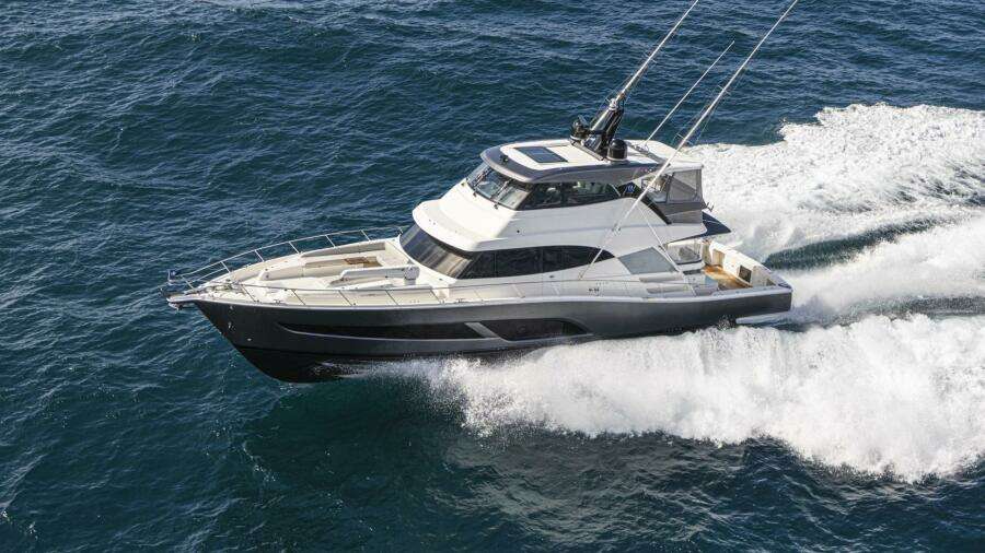 04 Riviera 72 SMY SII Running