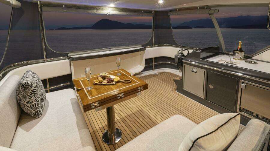 032 Riviera 72 SMY SII Flybridge Aft Deck