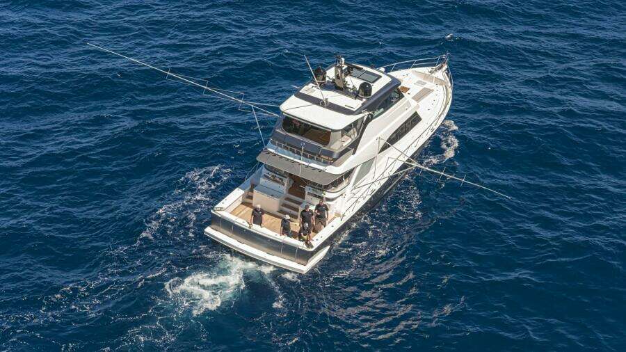 05 Riviera 72 SMY SII Fishing