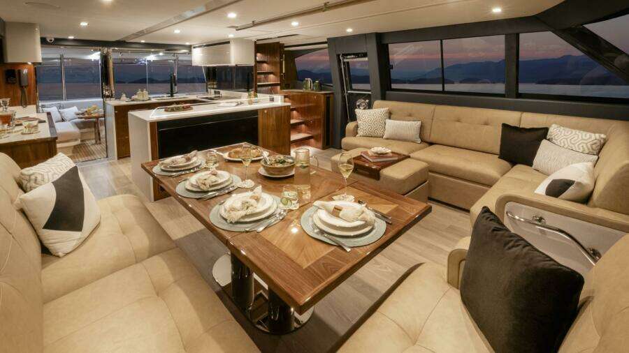 019 Riviera 72 SMY SII Saloon