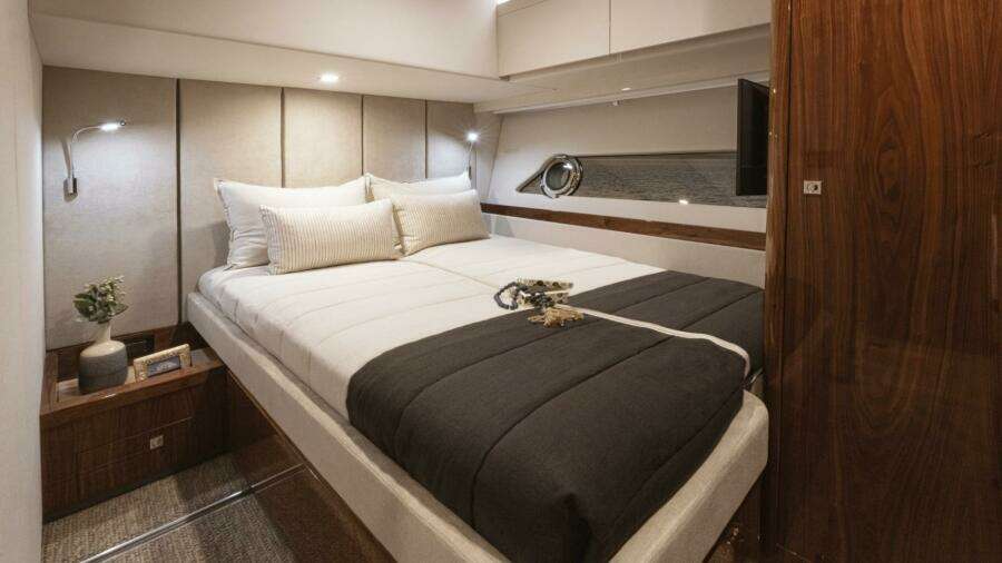 026 Riviera 72 SMY SII Port Stateroom
