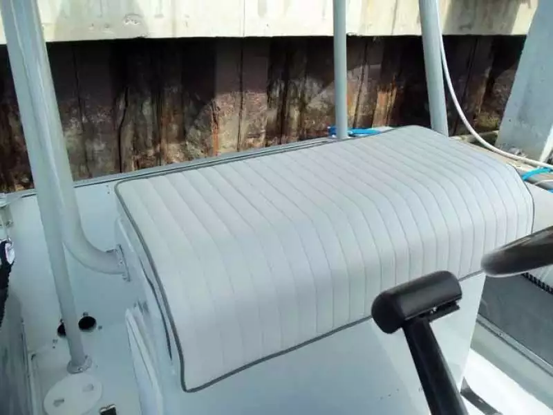 HELM SEAT