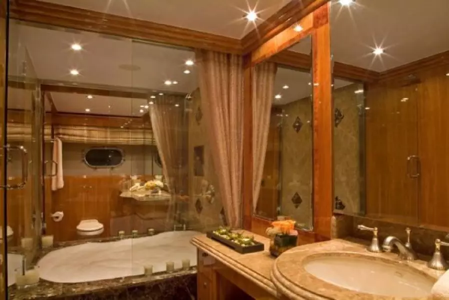 Master en suite head