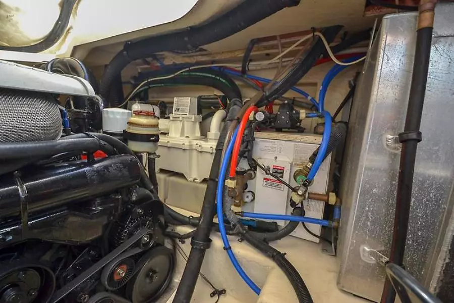 2008 Sea Ray 330 Sundancer-41.jpg