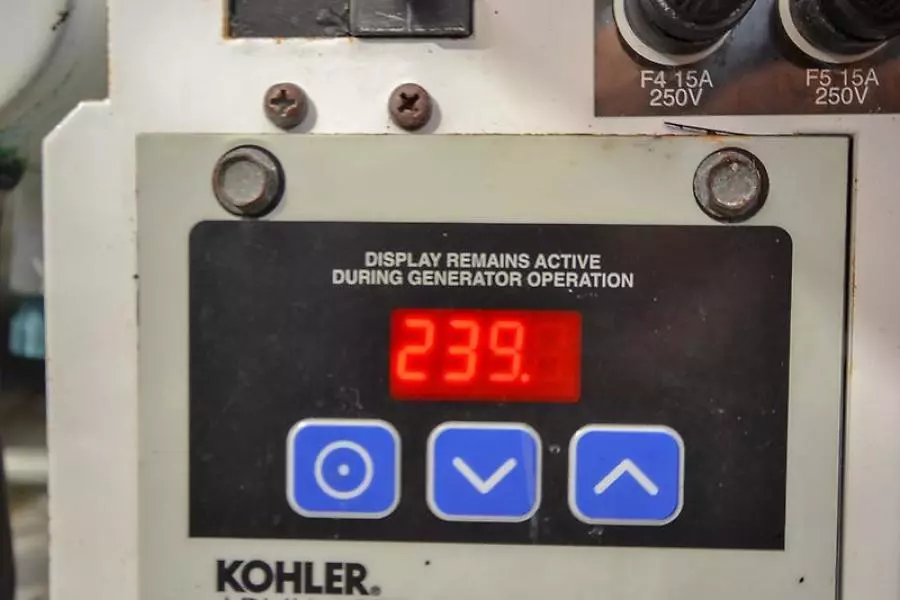 2008 Sea Ray 330 Sundancer-46.jpg