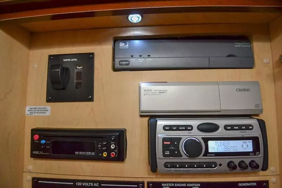 2008 Sea Ray 330 Sundancer-21.jpg