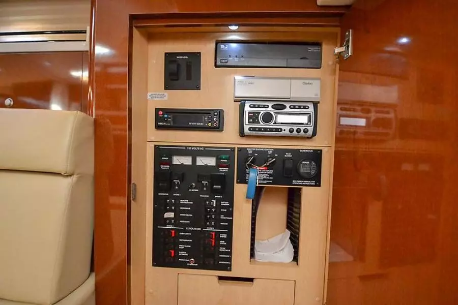 2008 Sea Ray 330 Sundancer-19.jpg