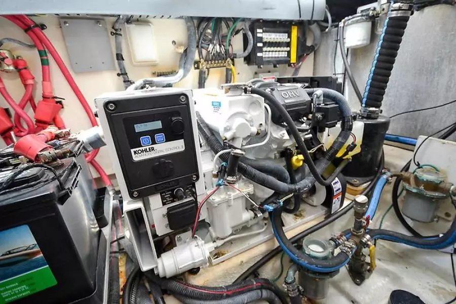 2006 Sea Ray 300 Sundancer-8-2.jpg